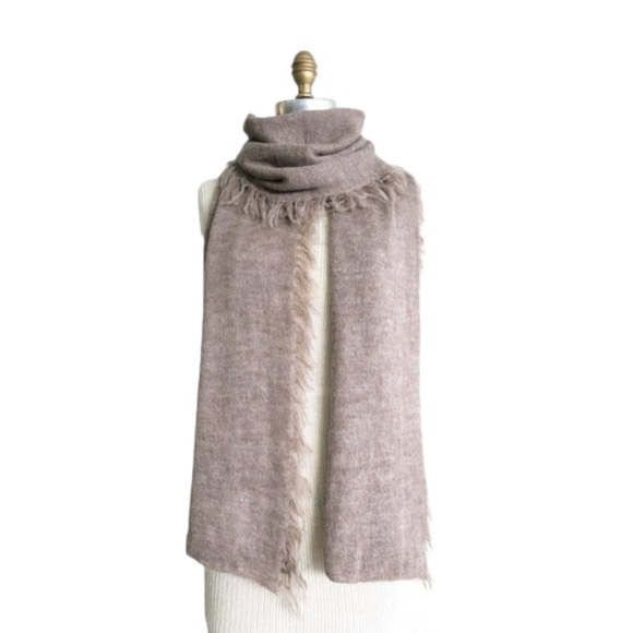 Latierra Accessories - LATIERRA Sierra Hand-brushed Baby Alpaca Scarf in taupe